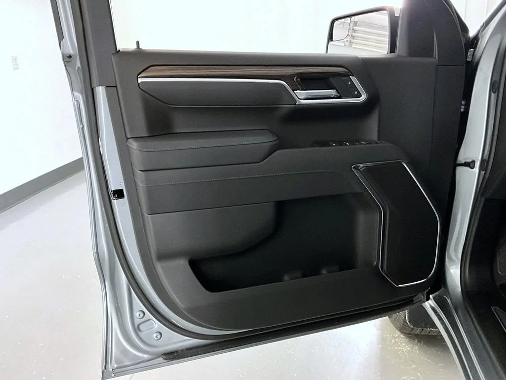 2026 Chevrolet Silverado 1500 LT - Photo 9