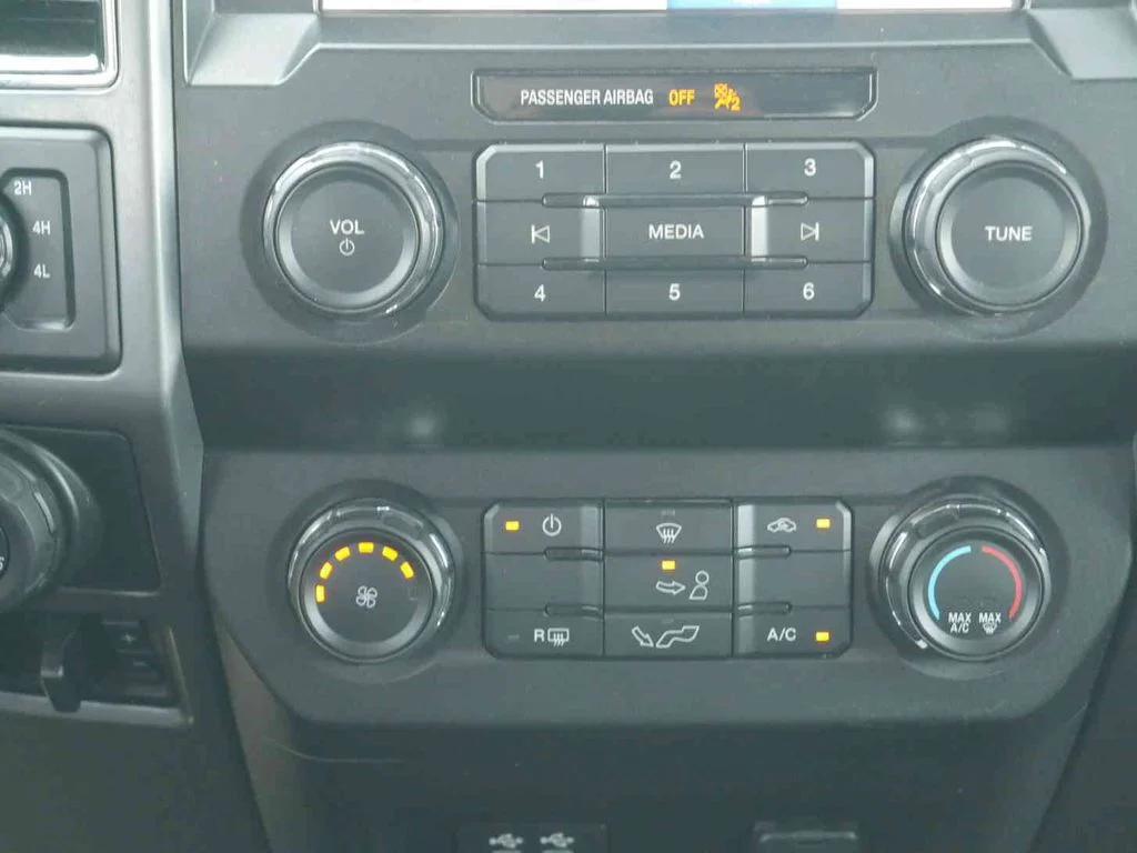 Used 2019 White Ford XLT image 6