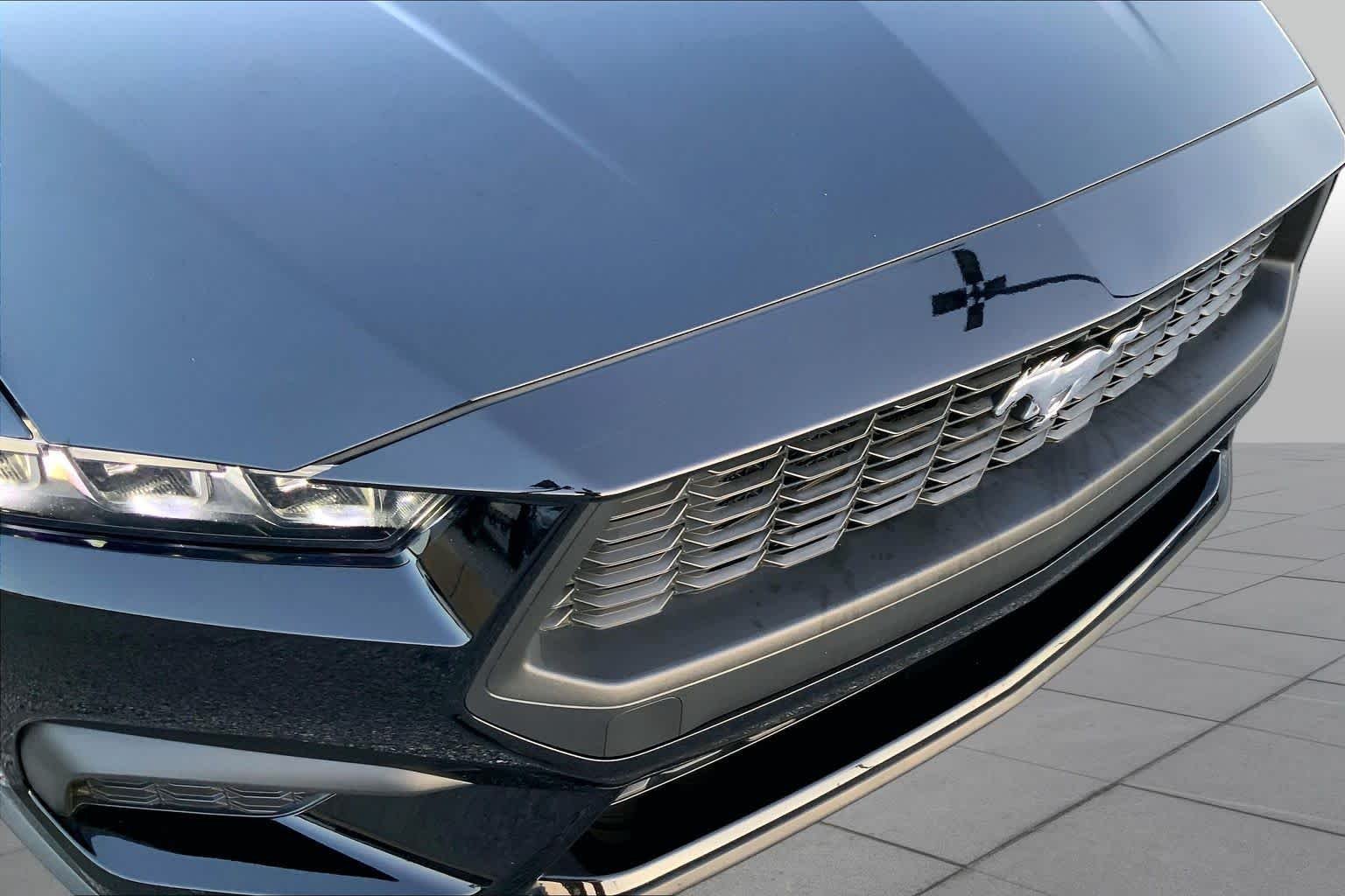 Used 2025 Shadow Black Ford EcoBoost image 28