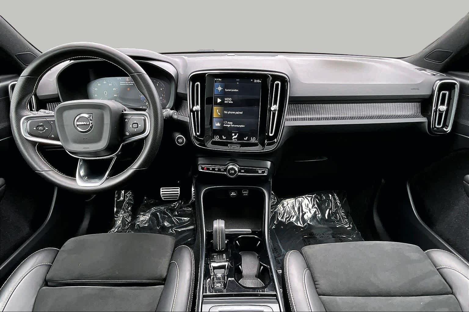 Used 2021 Thunder Grey Metallic Volvo R-Design image 15