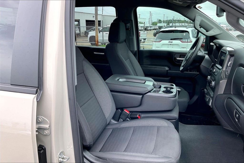 Used 2026 Tan Chevrolet Custom image 30