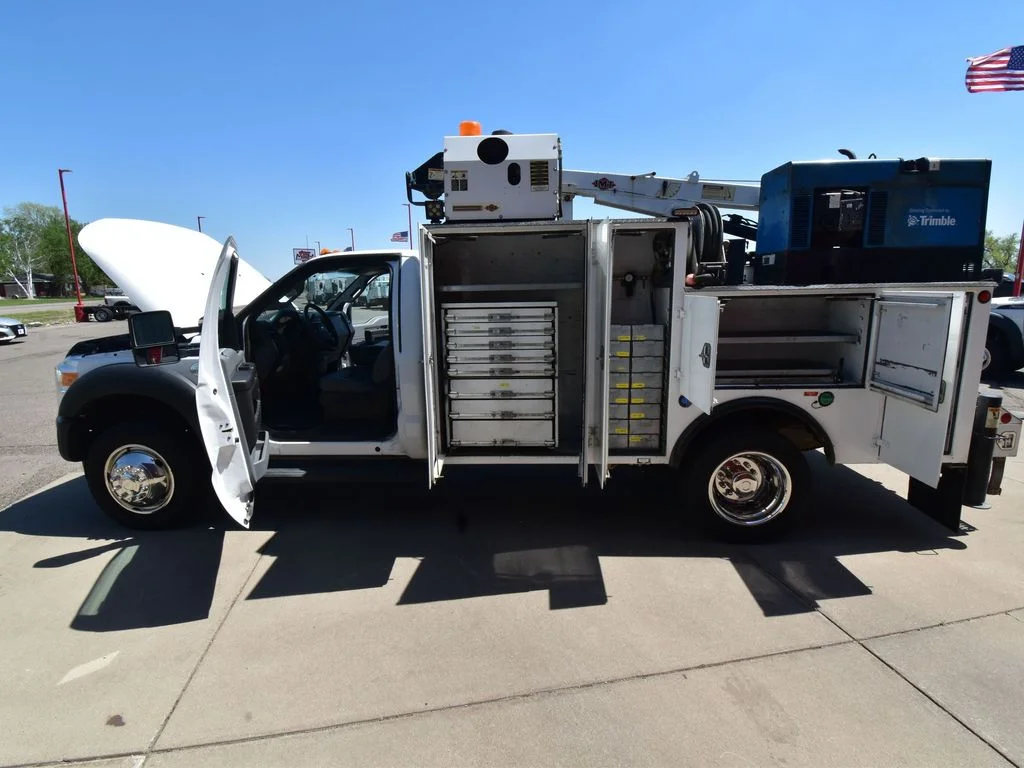 2014 Ford F-550 - Photo 17