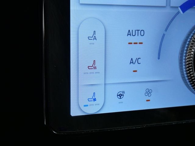 Used 2025 White Ford Premium image 20