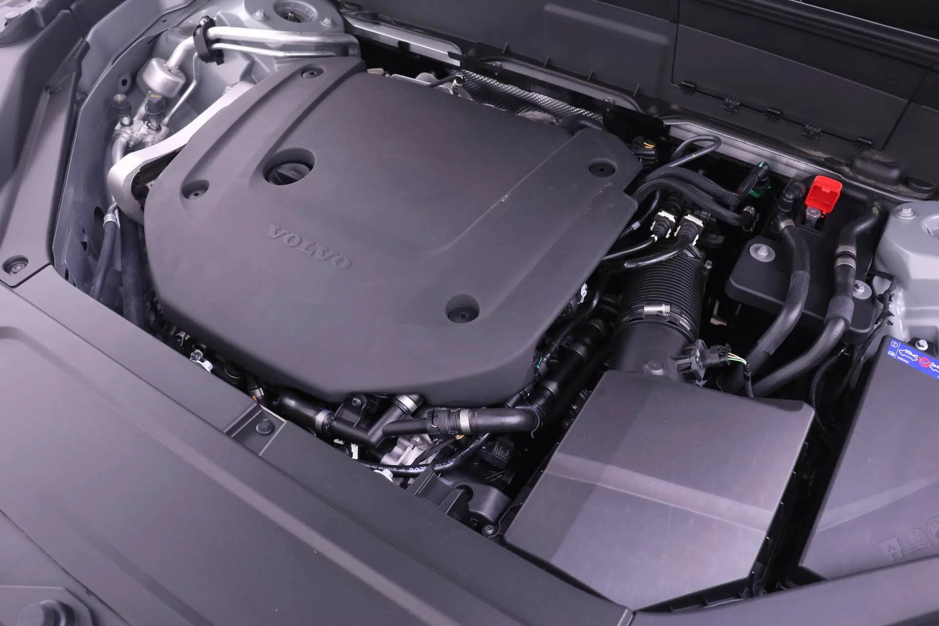 New 2027 Gray Volvo B6 Plus 7-Seater image 17