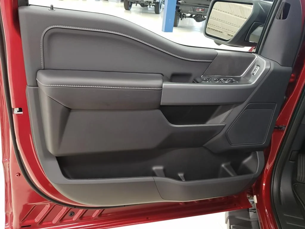 New 2026 Ruby Red Metallic Tinted Clearcoat Ford XLT image 11
