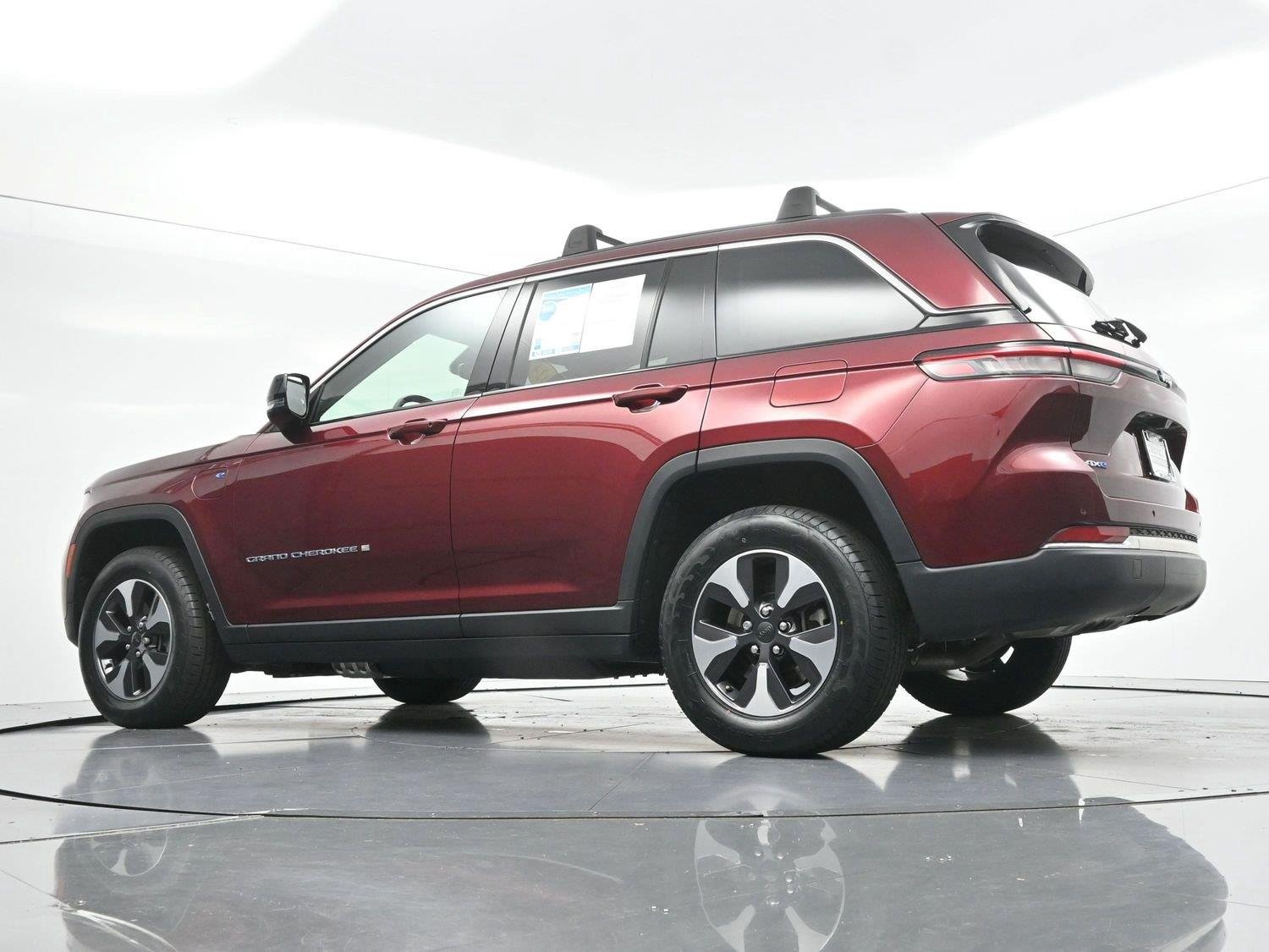 Used 2024 Red Jeep 4x4 image 51