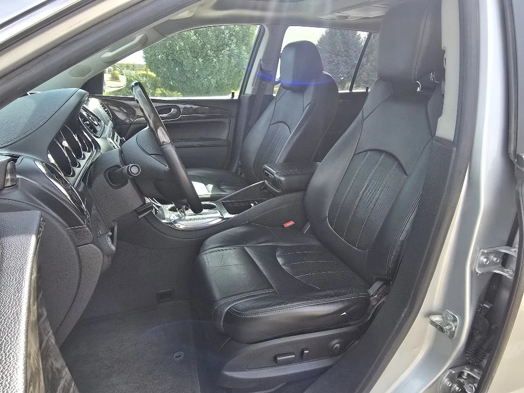 Used 2013 Quicksilver Metallic Buick Leather image 13