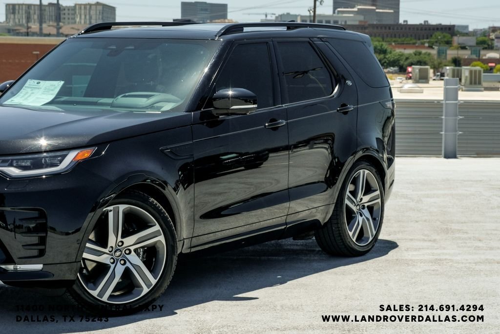 Certified Used 2025 Black Land Rover Metropolitan Edition image 4
