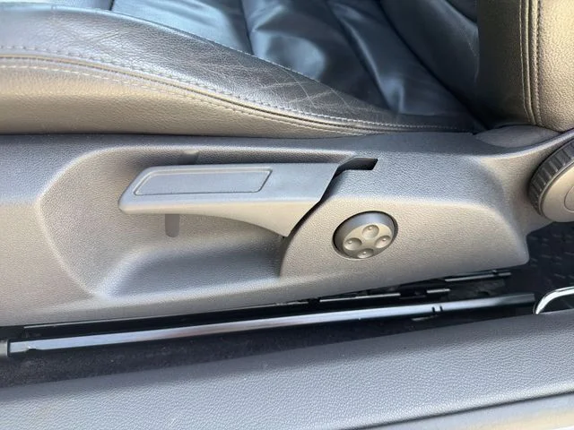 Used 2008  Volkswagen Base image 14