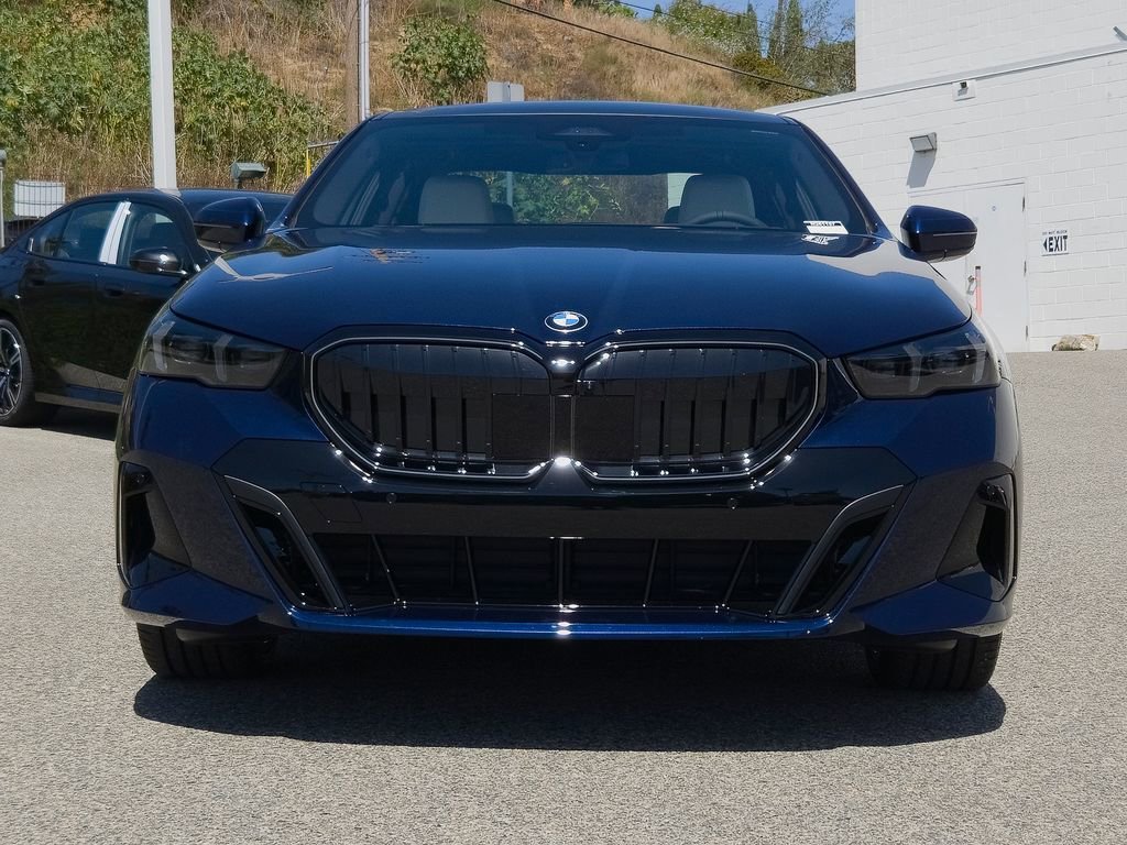New 2026 Tanzanite Blue II Metallic BMW 530i image 3