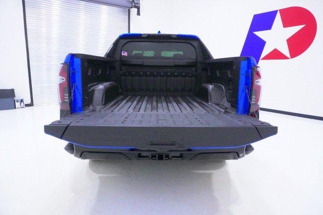 2025 Chevrolet Silverado EV RST - Photo 9