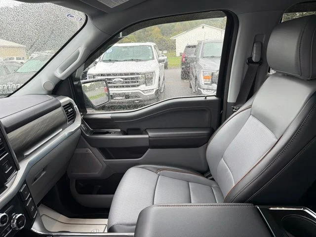Used 2025 Antimatter Blue Metallic Ford Lariat image 27