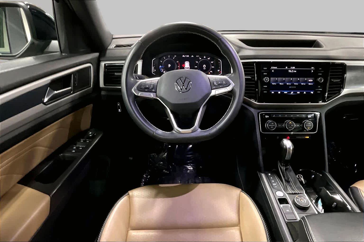 Used 2023 Deep Black Pearl Volkswagen 2.0T SE w/Technology image 6