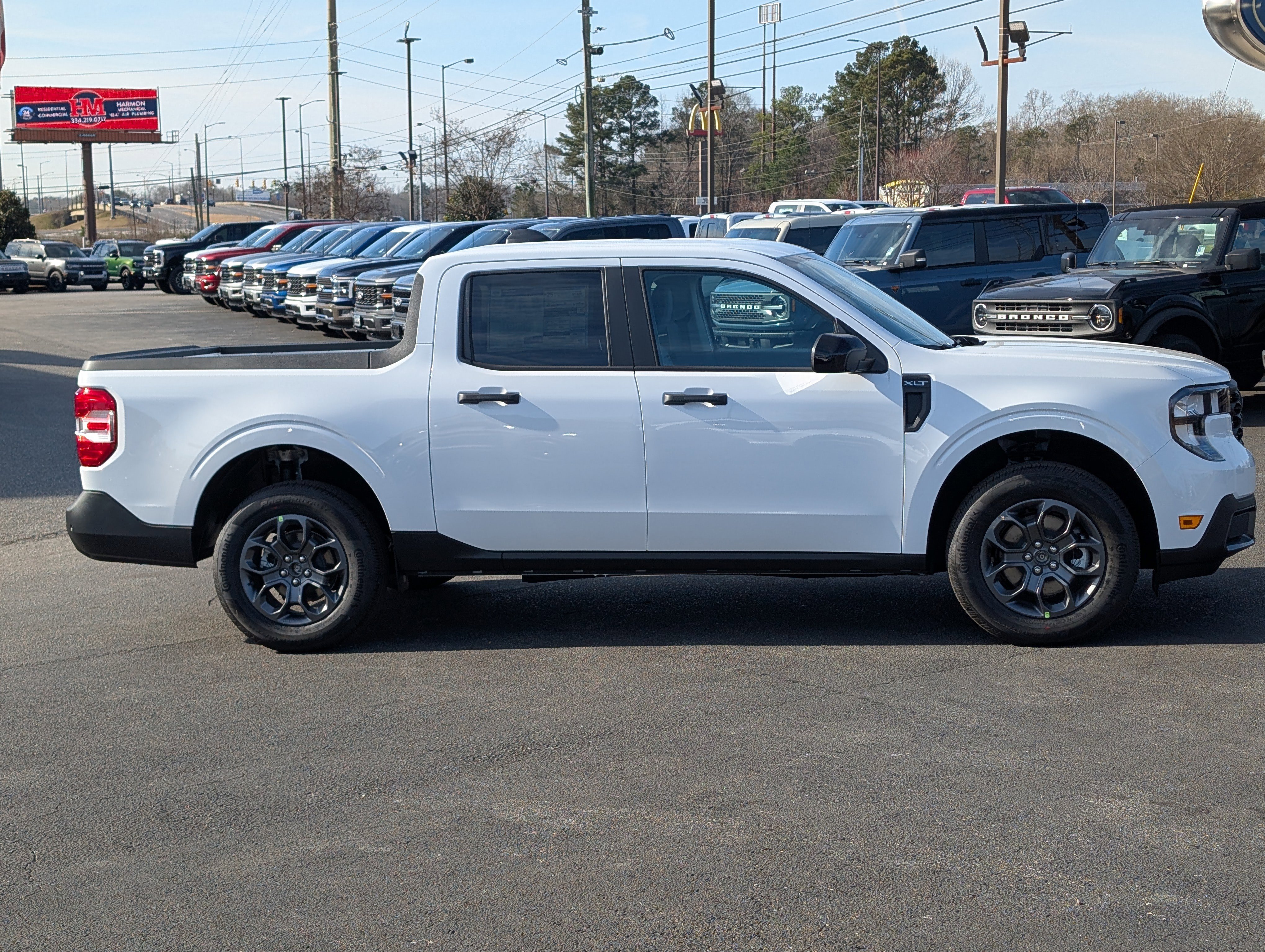 New 2026 Oxford White FORD XLT image 8