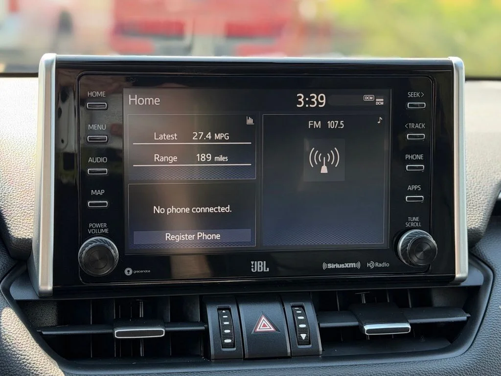 Used 2020 Gray Toyota XLE Premium image 15