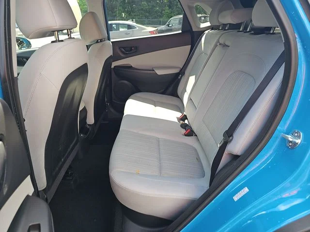 Used 2023 Green Hyundai SEL image 15