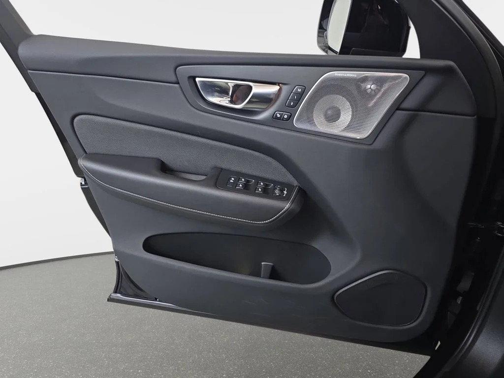 Used 2023 Silver Volvo T8 Polestar image 28