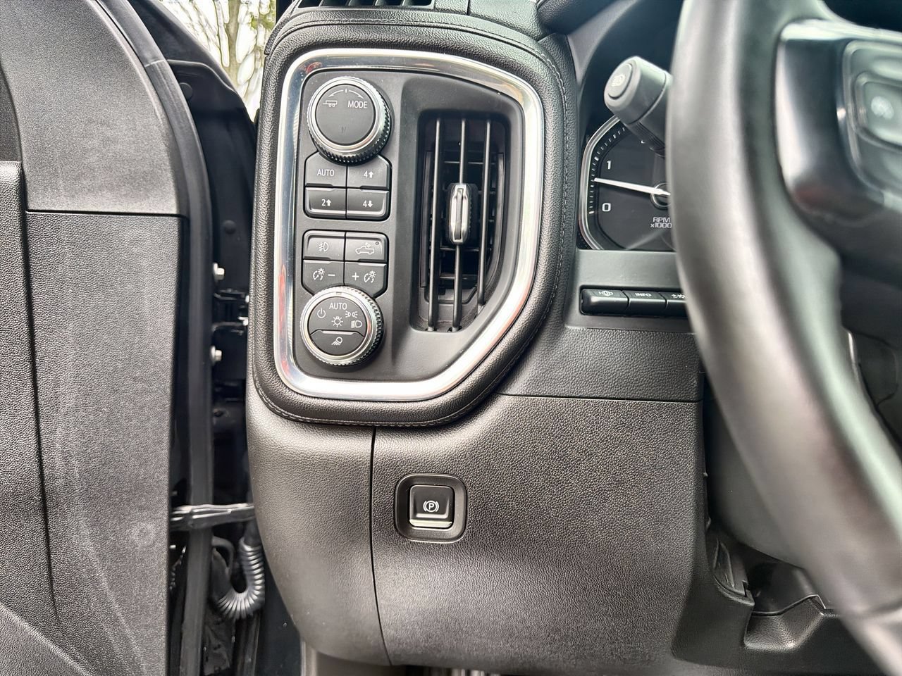 Used 2021 EBONY TWILIGHT METALLIC GMC Denali image 15