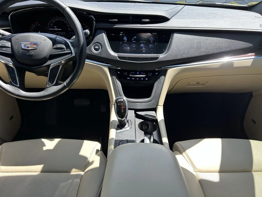 Used 2019 White Cadillac Luxury image 20