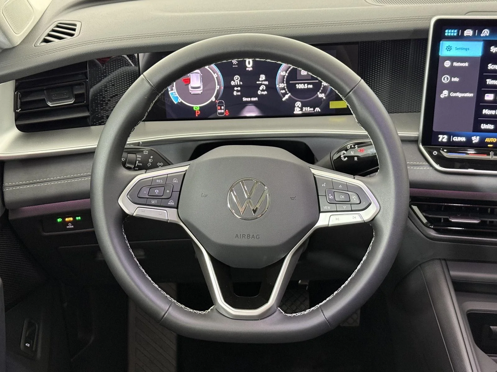 New 2026 Pure White Volkswagen SE image 25