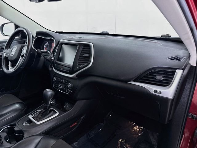 Used 2017 Red Jeep Trailhawk image 27