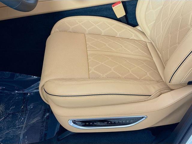New 2026 Bright White Clear-Coat Exterior Paint Jeep Grand Wagoneer image 20