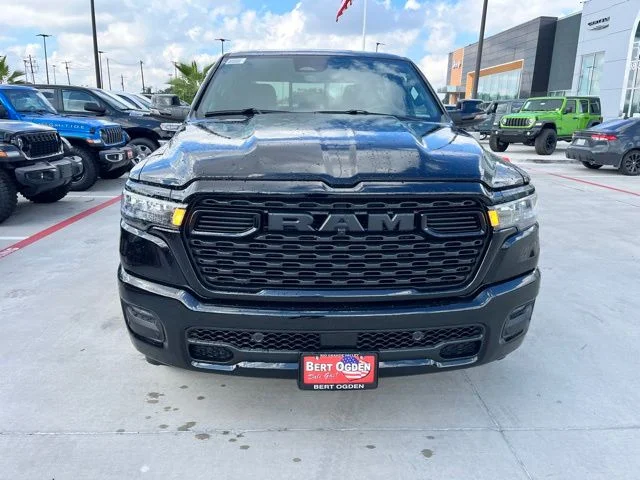 New 2026 Diamond Black Crystal Pearl-Coat Exterior Paint RAM Big Horn/Lone Star image 2