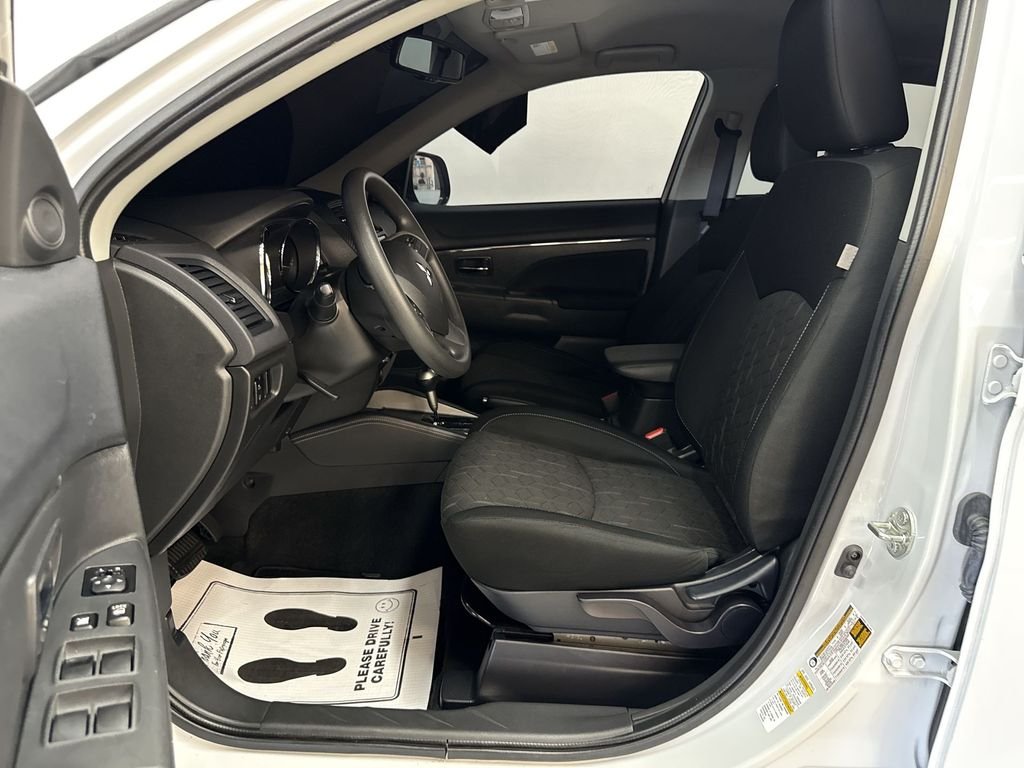 Used 2024 White Mitsubishi 2.0 ES image 11