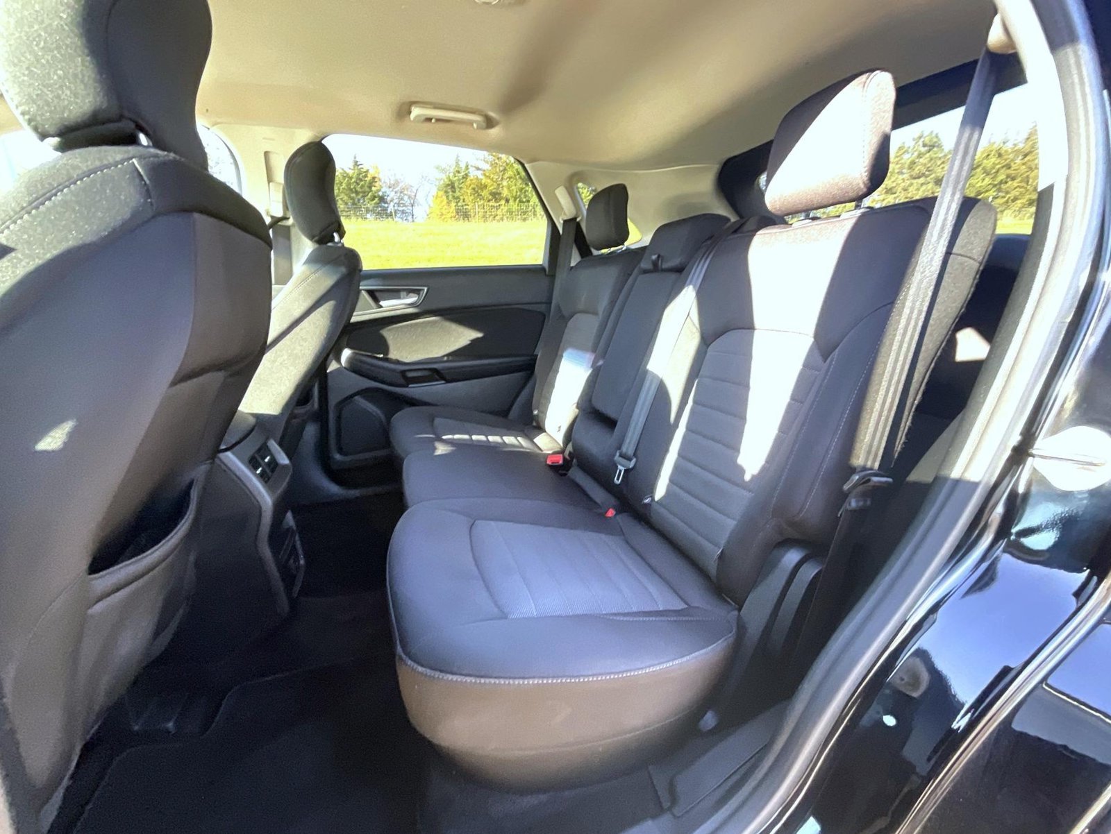Used 2018 Black Ford SE image 23