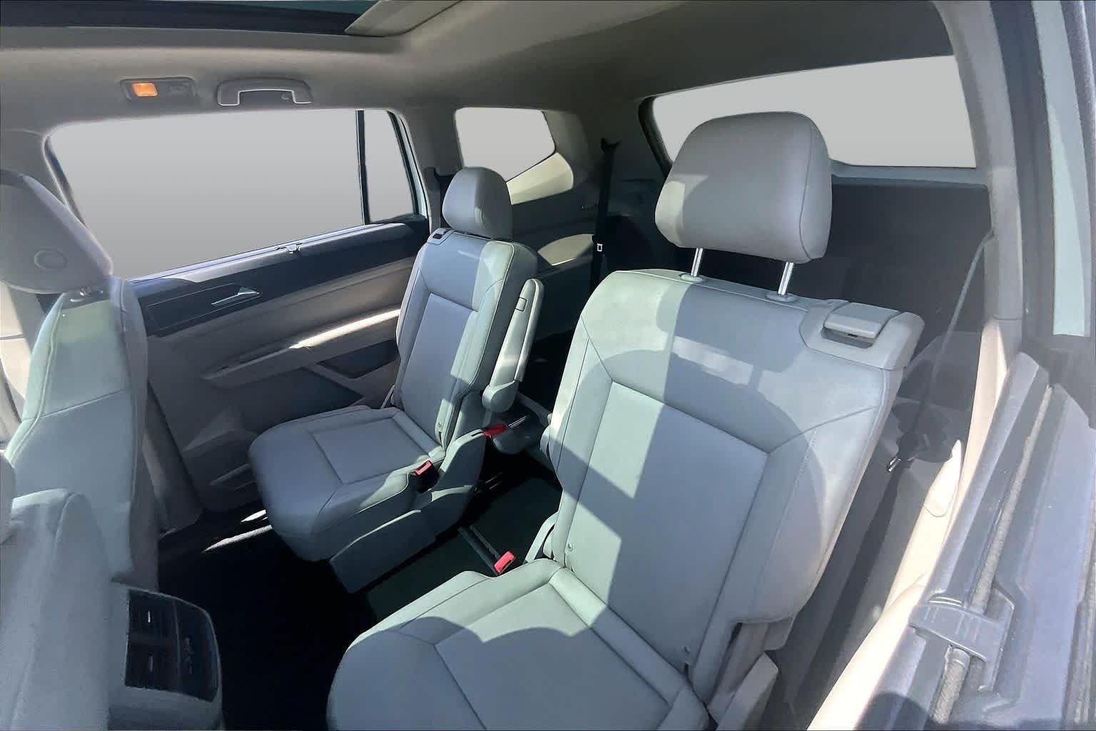 Used 2019 Pure White Volkswagen 3.6L V6 SEL image 19
