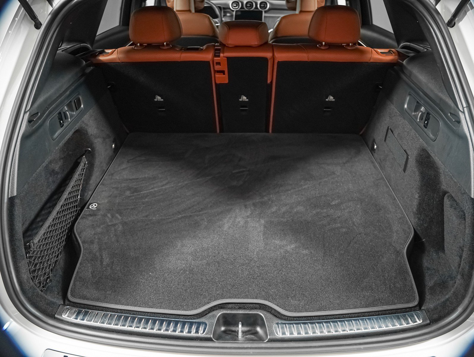 Certified Used 2025 Polar White Mercedes-Benz GLC 350e 4MATIC® SUV image 11