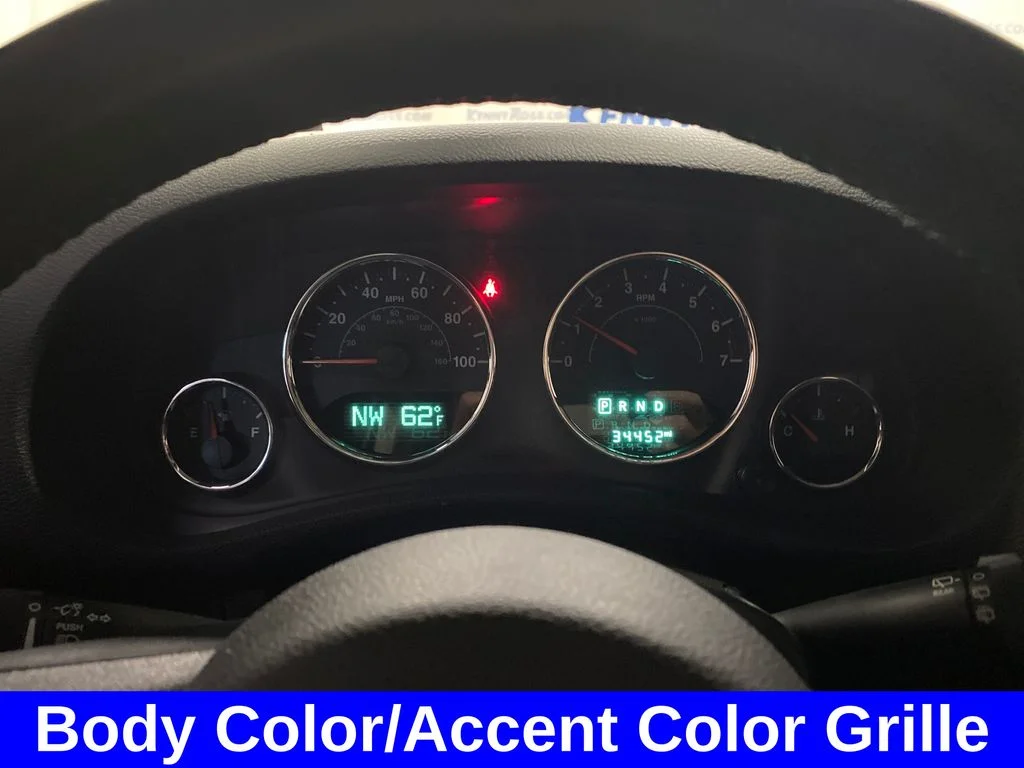 Used 2017 Purple Jeep Sahara image 15