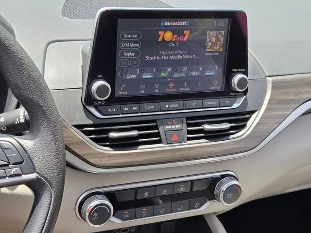 2025 Nissan Altima SV - Photo 22