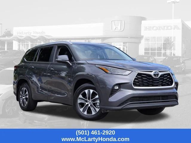 Used 2025 Magnetic Gray Metallic Toyota XLE image 22