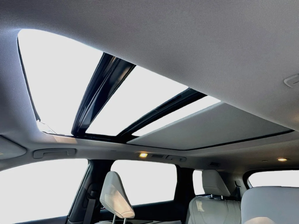 New 2027 White INFINITI LUXE image 23