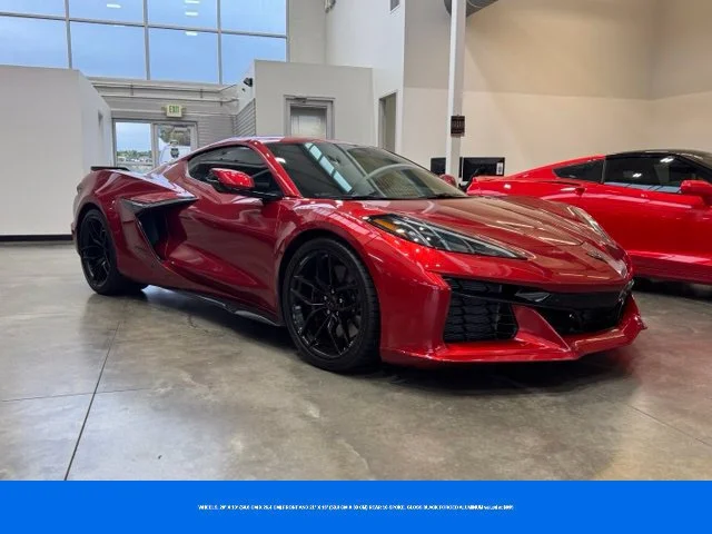 Used 2025 Red Mist Metallic Tintcoat Chevrolet 2LZ image 7