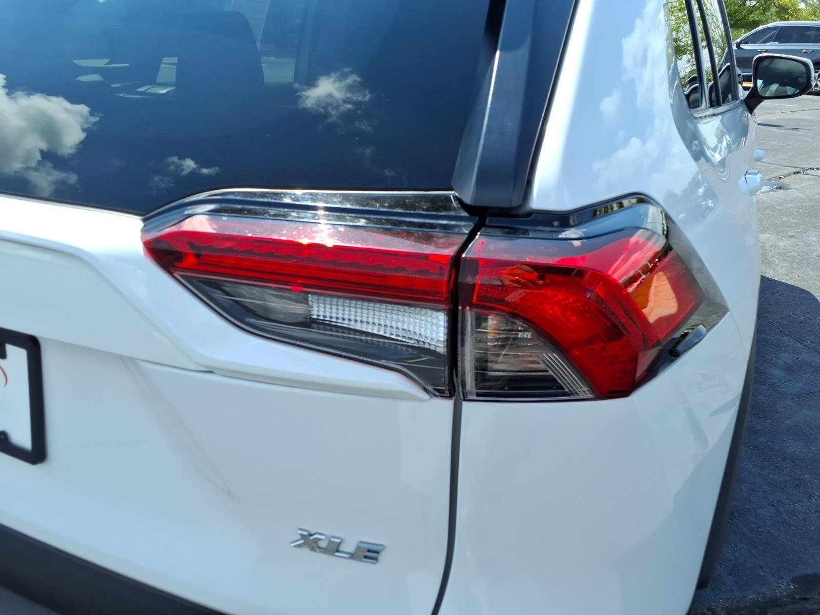 Used 2025 Ice Cap Toyota XLE image 17