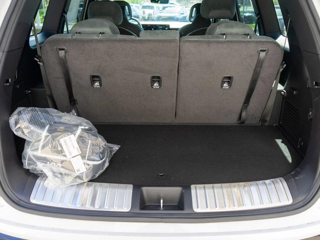 New 2027 Glacial White Pearl Kia X-Pro SX Prestige image 36