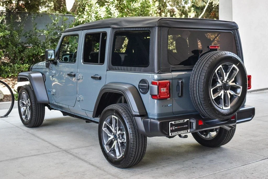 New 2025 Anvil Clearcoat Jeep Sport S 4xe image 4