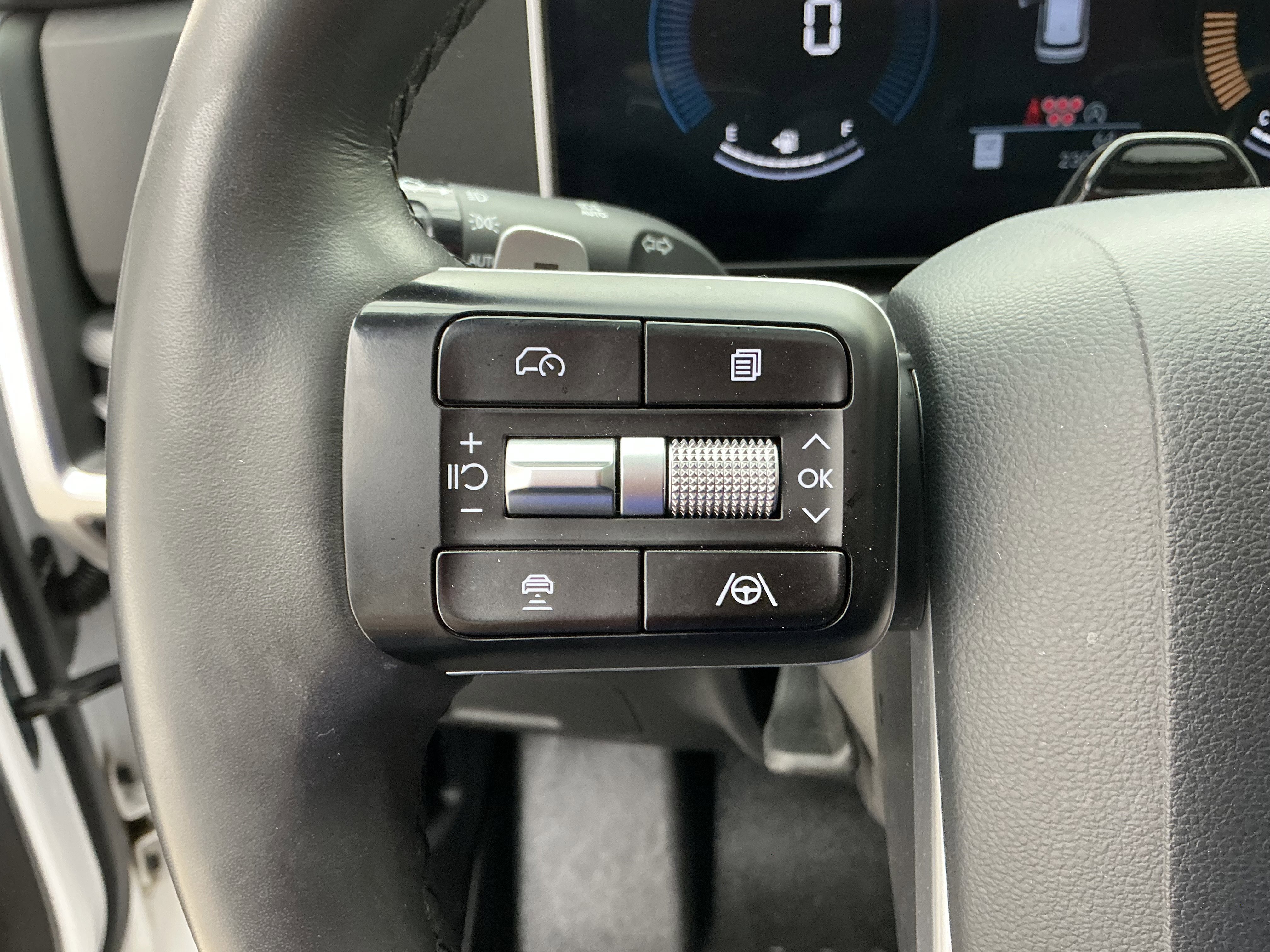 Certified Used 2025 Serenity White Hyundai XRT image 8