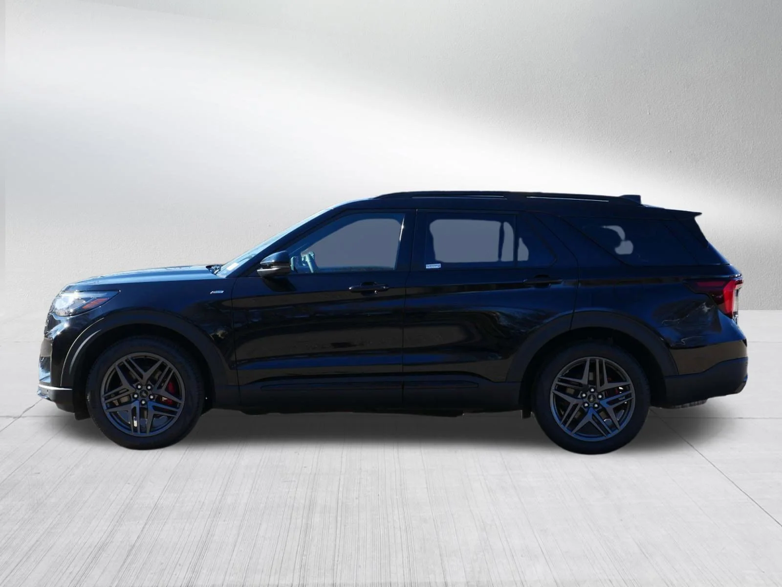 New 2026 Agate Black Metallic Ford ST-Line image 4
