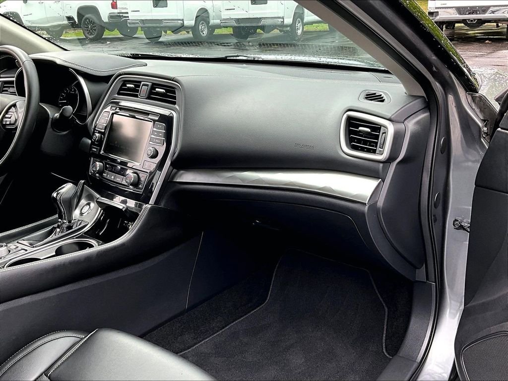 Used 2019 Gray Nissan 3.5 SV image 13