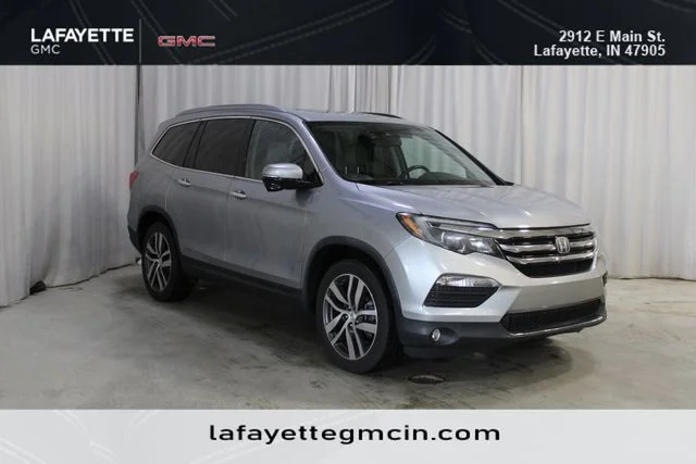 2017 Honda Pilot 4WD Touring's photo