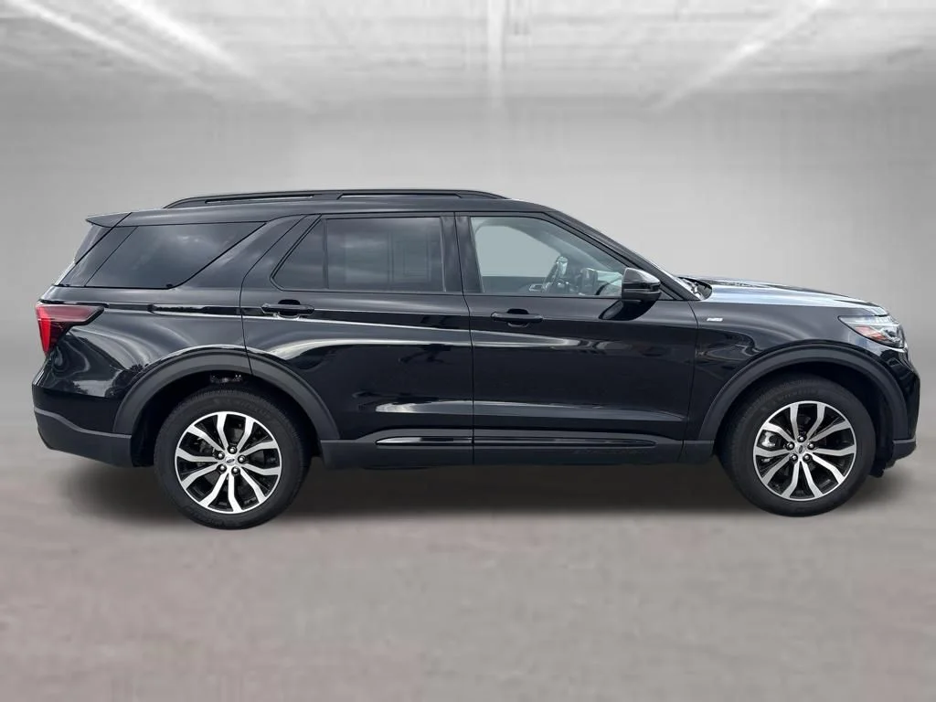 Used 2025 Black Ford ST-Line image 3