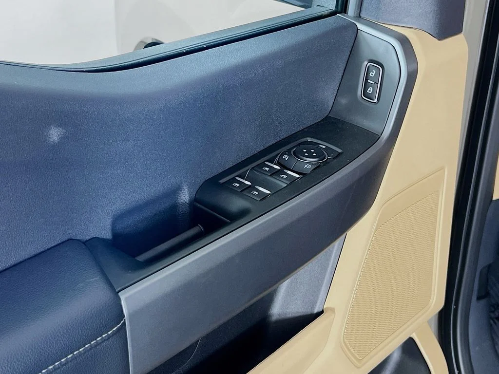 New 2026 Marsh Gray Ford XLT image 12
