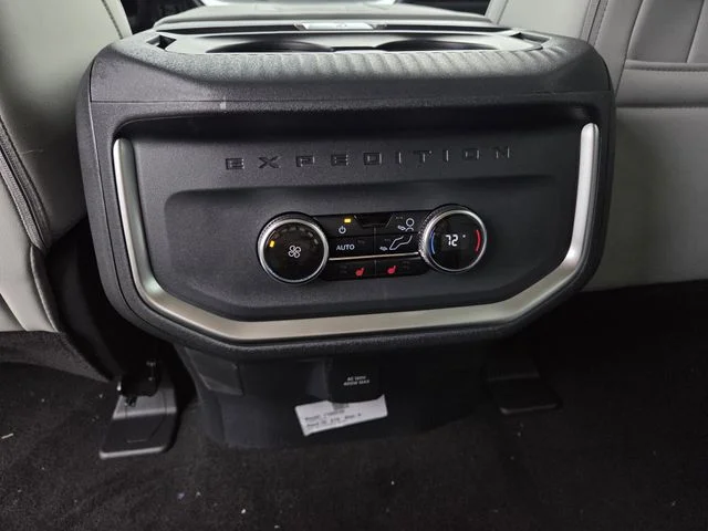 New 2026 Star White Metallic Tri-Coat Ford MAX Platinum® image 41