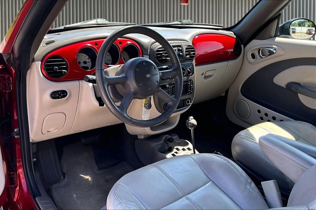 Used 2005 Red Chrysler Touring image 15