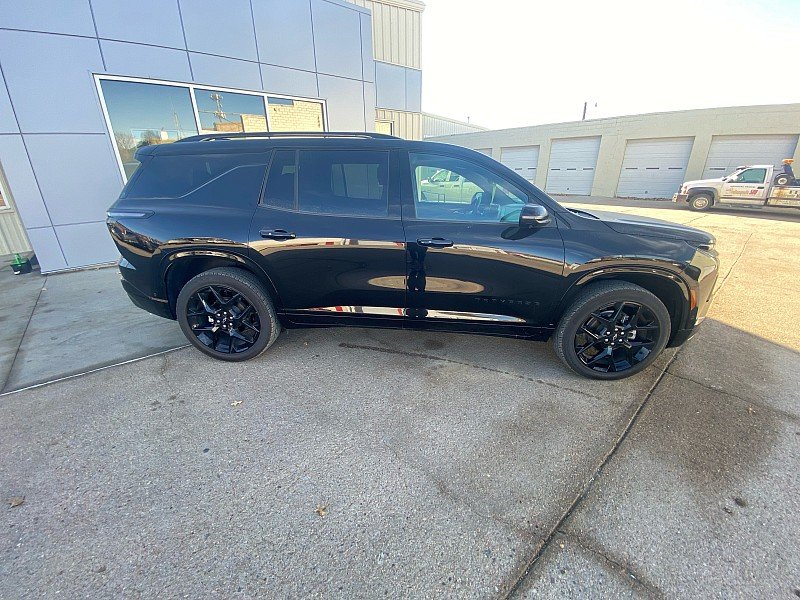 Used 2024 Chevrolet Traverse RS with VIN 1GNEVLKS2RJ159818 for sale in Kansas City