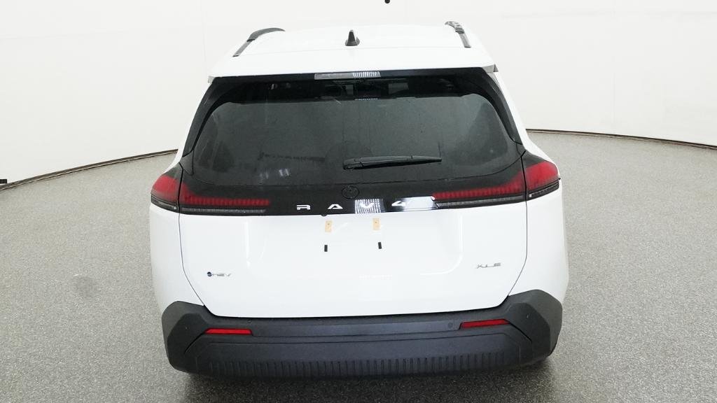 New 2026 Ice Cap Toyota XLE Premium image 25