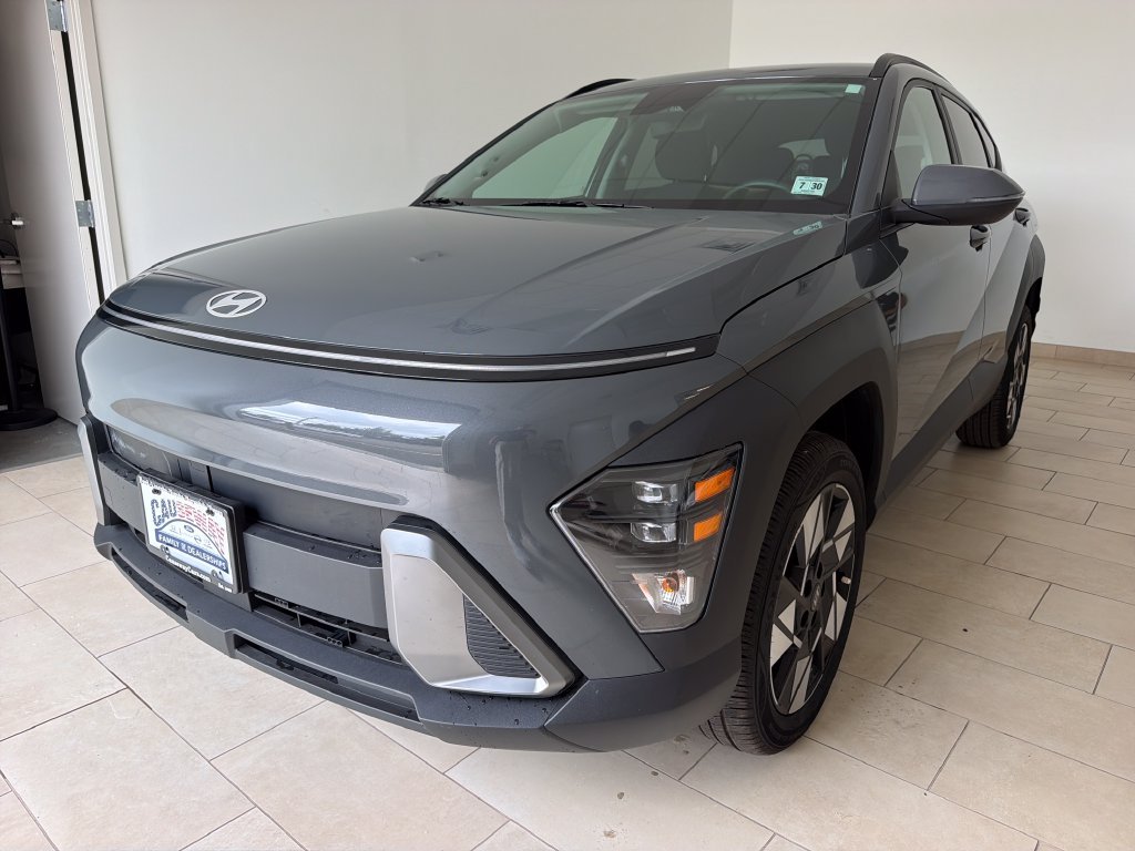 Used 2025 Gray Hyundai SEL image 4